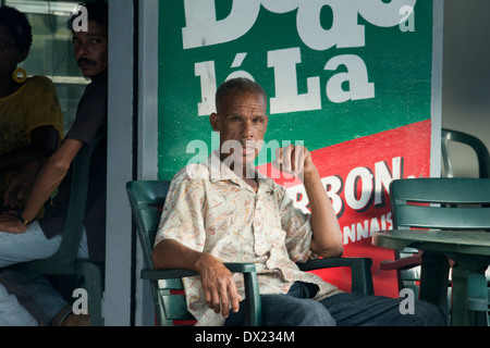 Bar à Saint Denis. La capitale de l'île de la réunion de la ville cosmopolite de Saint Denis. L'histoire de Saint-Denis datant Banque D'Images