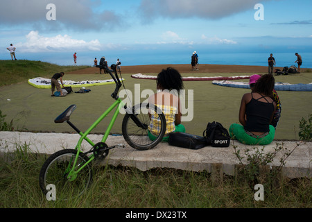 Le Parapente à St Leu. L'île de la réunion, dans l'OCÉAN INDIEN, est un excellent endroit pour le vol libre, les conditions de vol sont Banque D'Images