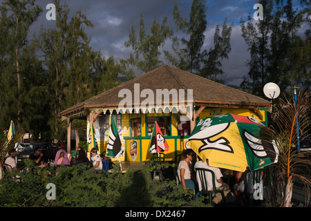 Bars à proximité du port de Saint Leu. Certes, on pourrait trouver d'autres sites touristiques de la ville, mais attend pour le reste de l'île, Banque D'Images