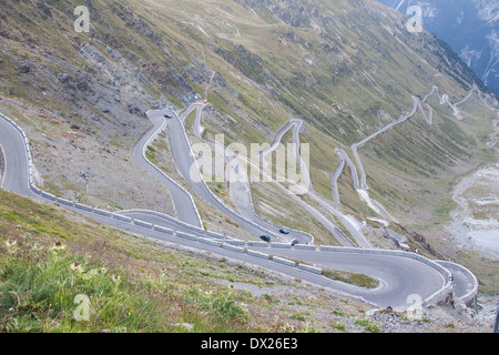 Col du Stelvio. Un col de montagne dans le nord de l'Italie. Parc National du Stelvio, Italie. Banque D'Images