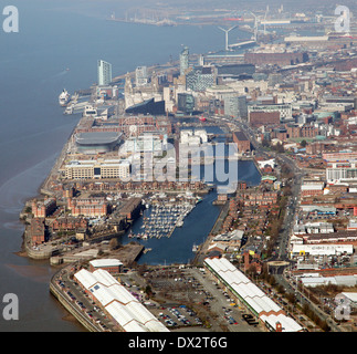 Vue aérienne du centre-ville de Liverpool et de quais Banque D'Images