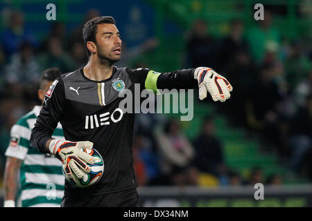 Lisbonne, Portugal. 17 mars 2014. Les sportives gardien portugais Rui Patricio au cours de la zon Sagres League football match Sporting CP vs FC Porto au Stade Alvalade à Lisbonne. Credit : Filipe Amorim/NurPhoto ZUMAPRESS.com/Alamy/Live News Banque D'Images