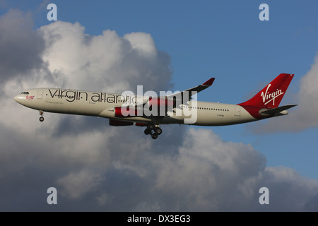 VIRGIN ATLANTIC AIRWAYS AIRBUS A340 Banque D'Images