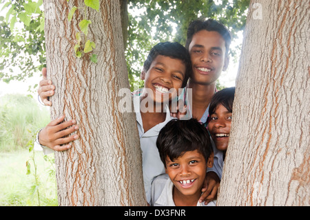 Villageois indien Student Standing Banque D'Images