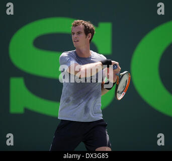 Key Biscayne, Floride, USA. 17 mars, 2014. ANDY MURRAY de Grande-bretagne pratiques au centre de tennis de Crandon Park, Key Biscayne, Miami, Floride, au Sony Open de Tennis. Lundi 17 mars 2014. Tennis - ATP - Open Sony-WTA - Miami - 2014 - USA - 17 mars 2014. Crédit : Mike Frey/Alamy Live News Banque D'Images