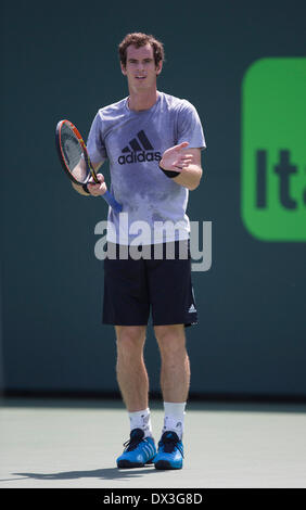 Key Biscayne, Floride, USA. 17 mars, 2014. ANDY MURRAY de Grande-bretagne pratiques au centre de tennis de Crandon Park, Key Biscayne, Miami, Floride, au Sony Open de Tennis. Lundi 17 mars 2014. Tennis - ATP - Open Sony-WTA - Miami - 2014 - USA - 17 mars 2014. Crédit : Mike Frey/Alamy Live News Banque D'Images