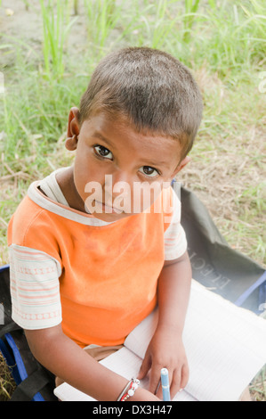 1 enfants rurales indiennes l'étude Banque D'Images