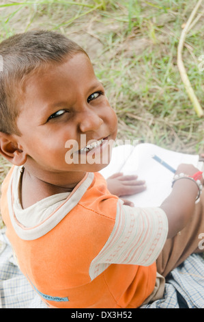 1 enfants rurales indiennes l'étude Banque D'Images