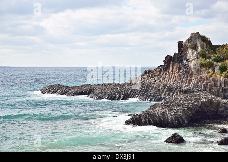 Colonnes basaltiques de la côte en commun dans l'île de Jéju JungMun Banque D'Images