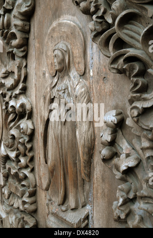 La porte en bois, Cathédrale de Manille, Beaterio, Intramuros, Manille, Philippines. Banque D'Images