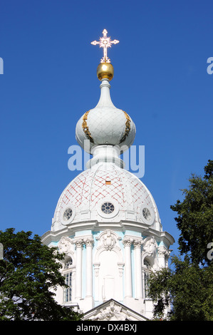 Dôme de la cathédrale de Smolny à Saint-Pétersbourg, Russie Banque D'Images