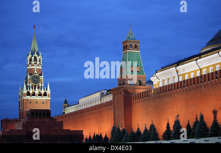 Au Kremlin de Moscou la Place Rouge de Moscou par nuit Banque D'Images