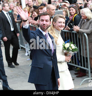 Le Prince Guillaume de Luxembourg et de la Comtesse Stéphanie de Lannoy prendre part à une cérémonie de mariage civil à l'Hôtel de Ville Luxembourg - 19.10.12 Où : LUXEMBOURG Quand : 19 Oct 2012 **ou Publication en Allemagne** Banque D'Images