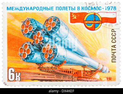 Timbres en URSS, des vols internationaux dans l'espace, d'Intercosmos, la livraison d'engins spatiaux à l'aire de lancement de fusée pour l'espace Banque D'Images