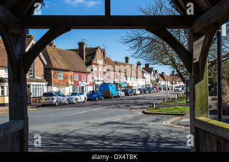 Vue de face de la haute Headcorn Lychgate Saint Pierre et Saint Paul Church Banque D'Images