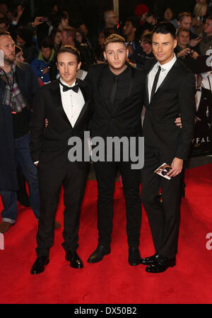 Kye Sones, James Arthur et Rylan Clark de facteur X James Bond Skyfall Première mondiale s'est tenue au Royal Albert Hall des Arrivées- Londres, Angleterre - 23.10.12 Où : London, Royaume-Uni Quand : 23 Oct 2012 Banque D'Images