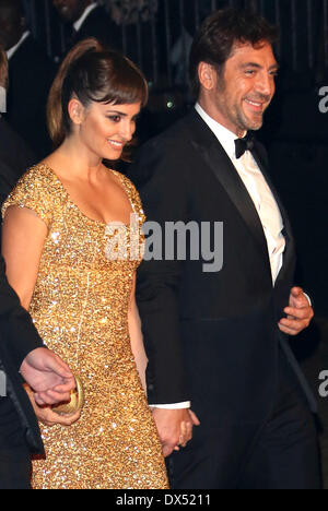 Penelope Cruz et Javier Bardem James Bond Skyfall World Premiere after party qui a eu lieu à la Tate Modern de Londres, Angleterre- arrivants - 23.10.12 Avec : Penelope Cruz et Javier Bardem Où : London, Royaume-Uni Quand : 23 Oct 2012 Banque D'Images