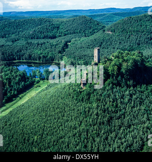 Ruines du château de Waldeck aérienne 14e siècle Moselle Lorraine France Banque D'Images