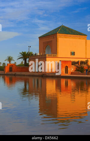 Saadier Palace, dans la lumière du soir, les jardins de la Menara, Marrakech, Maroc Banque D'Images