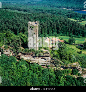 Vue aérienne de la 14e siècle ruines du château de Waldeck Moselle Lorraine France Europe Banque D'Images