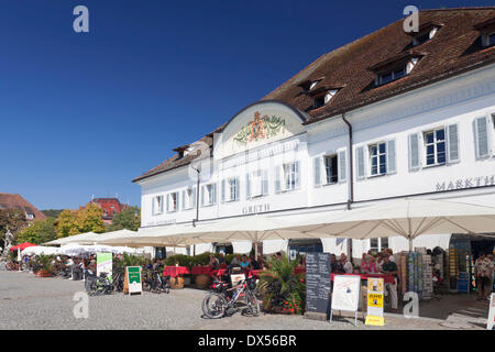 Bord de mer avec restaurants et cafés, Überlingen, Bade-Wurtemberg, Allemagne Banque D'Images