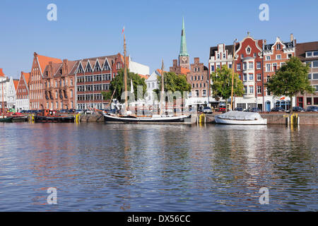 Holstenhafen harbour, centre historique, Lübeck, Schleswig-Holstein, Allemagne Banque D'Images