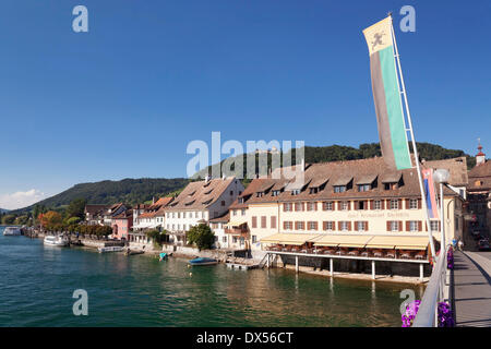 Rhin et de la vieille ville, Stein am Rhein, dans le canton de Schaffhouse, Suisse Banque D'Images