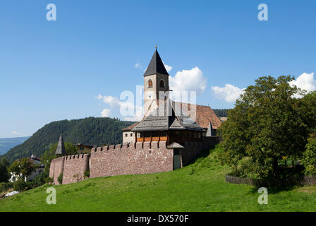 Église paroissiale de la Sainte Croix, Seis am Schlern ou Siusi allo Sciliar, Tyrol du Sud, Italie Banque D'Images