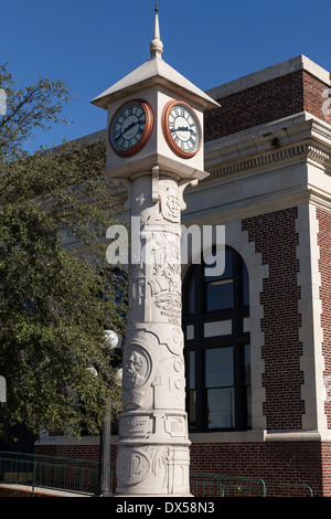 Garder l'horloge du centenaire de la gare Union, Tampa, Tampa, FL, USA Banque D'Images