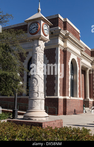 Garder l'horloge du centenaire de la gare Union, Tampa, Tampa, FL, USA Banque D'Images