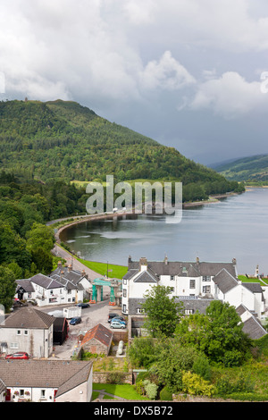 Vue sur le Loch Shira un épi du Loch Fyne du clocher à Inveraray à Argyll en Écosse ; Banque D'Images