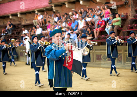 Le Palio Sienne 2011- La Giraffa cresce Banque D'Images