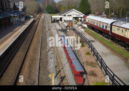 Betws-Y-Coed Conwy Gare ferroviaire du nord du Pays de Galles, vallée de Conwy Shop and Museum et cafe en wagons de chemin de destination touristique populaire Banque D'Images