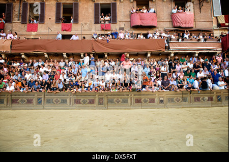 Le Palio Sienne 2011- La Giraffa cresce Banque D'Images