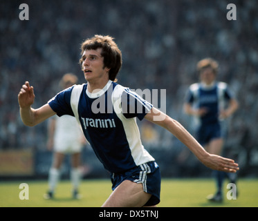 Football, 2. Bundesliga Nord, 2. Bundesliga 1976/1977 relégation, poursuivi, match de Bundesliga 1977/1978, première étape, Alm Stadium, Arminia Bielefeld contre TSV 1860 Munich 4:0, scène du match, Harry Ehrhart (Arminia) Banque D'Images