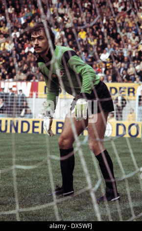 Football, Bundesliga, 1977/1978, Westfalen Stadium, le Borussia Dortmund contre Fortuna Düsseldorf en 1:2, scène du match, keeper Joerg Daniel (Fortuna) Banque D'Images