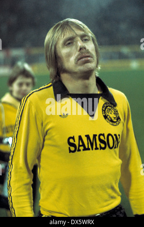 Football, Bundesliga, 1977/1978, Westfalen Stadium, contre Borussia Dortmund Borussia Moenchengladbach 3:3, fin de la partie, laissant, Siegfried tenue (BVB) Banque D'Images