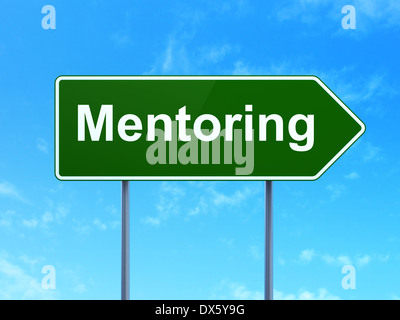 Concept de l'éducation : le mentorat sur l'arrière-plan des panneaux routiers Banque D'Images