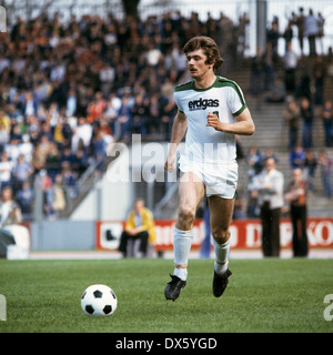 Football, Bundesliga, 1977/1978, stade du Rhin Duesseldorf, Borussia Moenchengladbach contre Borussia Dortmund 12:0, victoire éclatante du Borussia, scène de la rencontre, Wilfried Hannes (MG) en possession de la balle Banque D'Images