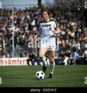 Football, Bundesliga, 1977/1978, stade du Rhin Duesseldorf, Borussia Moenchengladbach contre Borussia Dortmund 12:0, victoire éclatante du Borussia, scène du match, Carsten Nielsen (MG) en possession de la balle Banque D'Images