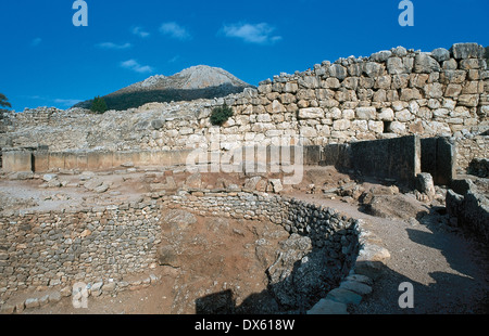 La Grèce. Mycènes. Tombeaux royaux. A. Cercle double cercle dans lequel il y a six tombes de l'arbre. 14e siècle avant J.-C. Banque D'Images