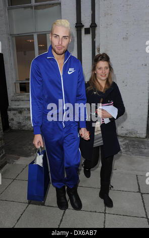 X Factor l'investiture Rylan Clark et Ella Henderson, laissant un studio de danse. Londres, Angleterre - 30.10.12 Où : London, United K Banque D'Images