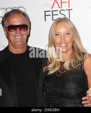 Peter Fonda ; Margaret DeVogelaere 'Hitchcock' Première Mondiale - AFI FEST 2012 présenté par Audi, qui a eu lieu au Grauman's Chinese Theatre Hollywood, Californie - 01.11.12 Avec : Peter Fonda,Margaret DeVogelaere Où : Hollywood, California, United States Quand : 01 Nov 2012 Banque D'Images