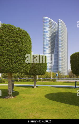 Moyen-orient, ÉMIRATS ARABES UNIS, Abu Dhabi, l'architecture contemporaine le long de la Corniche Banque D'Images