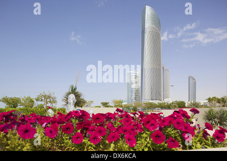 Moyen-orient, ÉMIRATS ARABES UNIS, Abu Dhabi, l'architecture contemporaine le long de la Corniche Banque D'Images