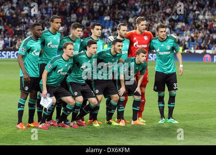 Madrid, Espagne. 18 Mar, 2014. L'équipe de Schalke en photo au cours de la ronde de la Ligue des Champions 16 deuxième étape match de football entre le Real Madrid et le FC Schalke 04 à Santiago Bernabeu à Madrid, Espagne, 18 mars 2014. Photo : Friso Gentsch/dpa/Alamy Live News Banque D'Images
