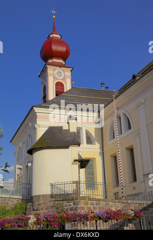 L'Europe, Italie, Dolomites italiennes, la Province de Bolzano, vallée de Gardena, Ortisei, 'big' Church Banque D'Images