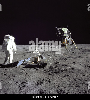 Buzz Aldrin astronaute et le module lunaire Apollo 11 "Eagle.' 20 Juillet, 1969 Banque D'Images