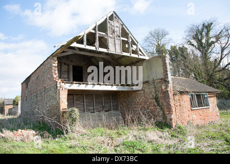 Ancienne grange désaffectée à Waldringfield, Suffolk, Angleterre Banque D'Images