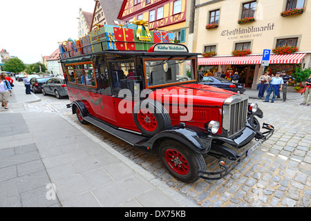 Wohlfahrt Cadeau Rothenburg Allemagne camion rouge de Bavière Franconie Banque D'Images